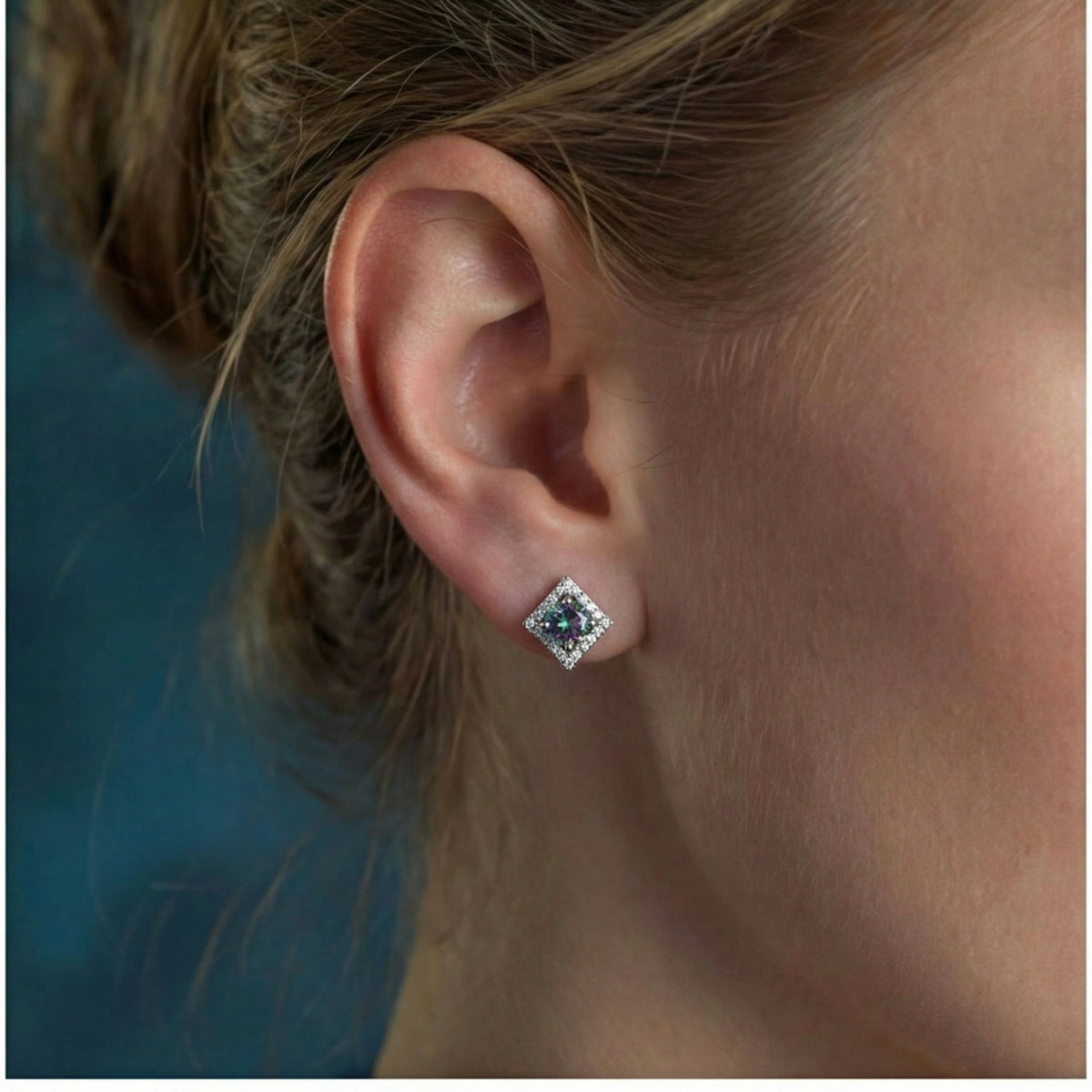 Alessara Studs