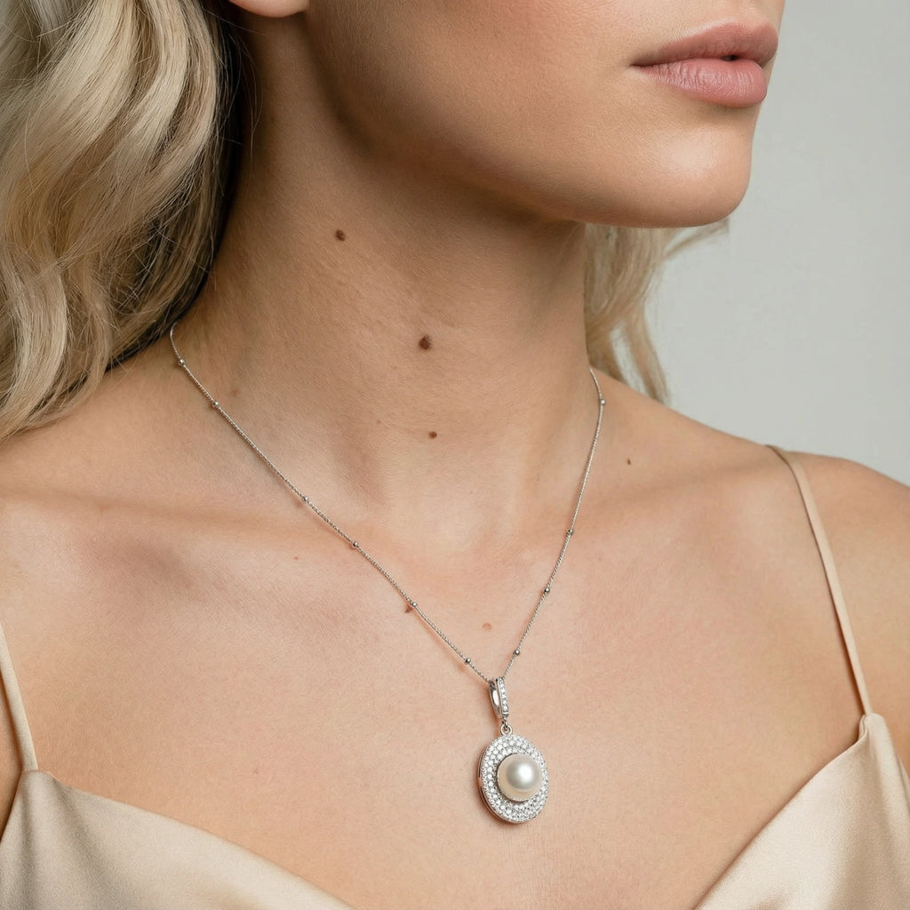 Lumiere Necklace