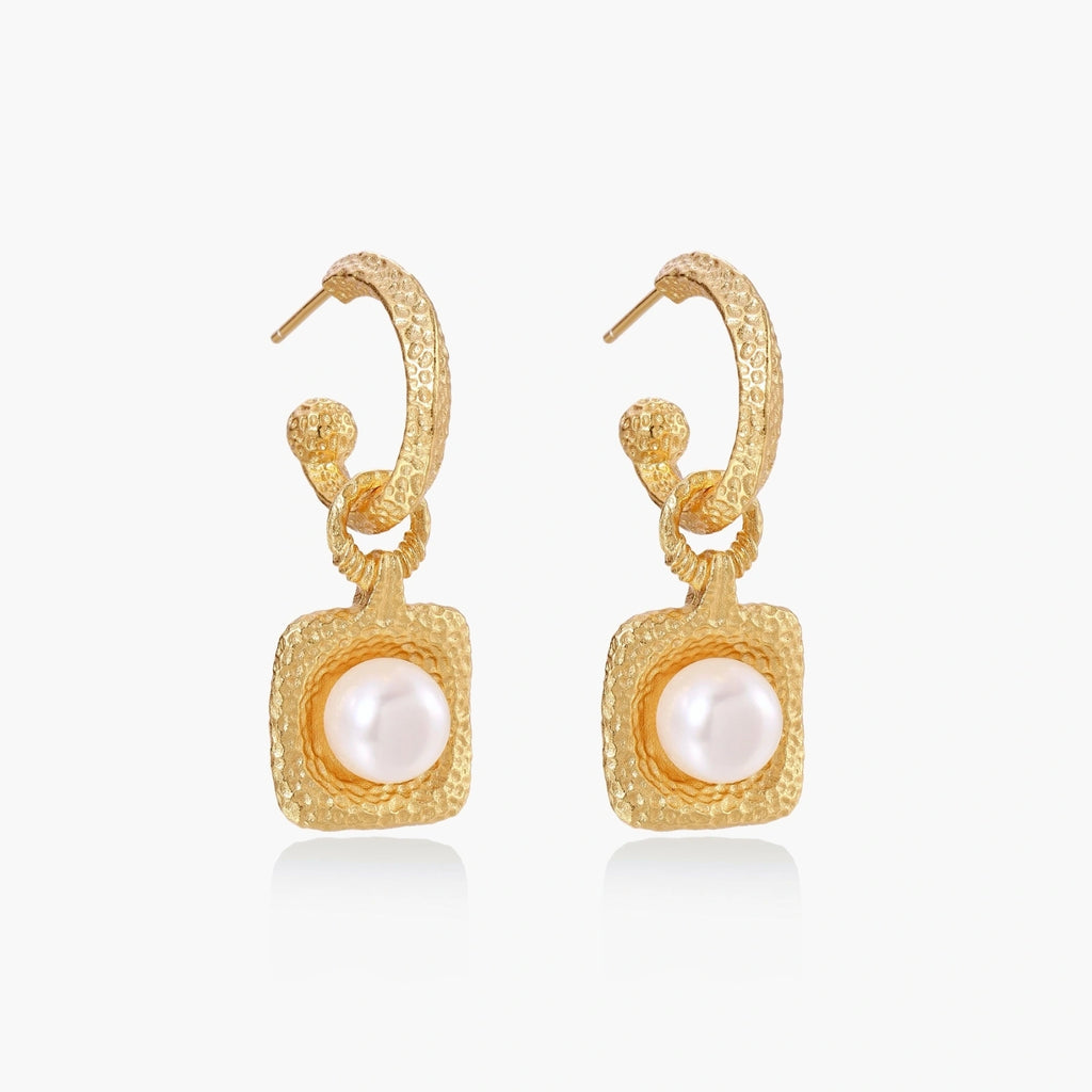 Solivara Studs