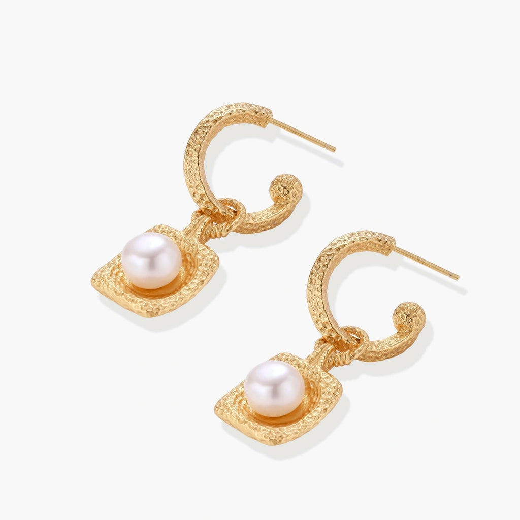 Solivara Studs