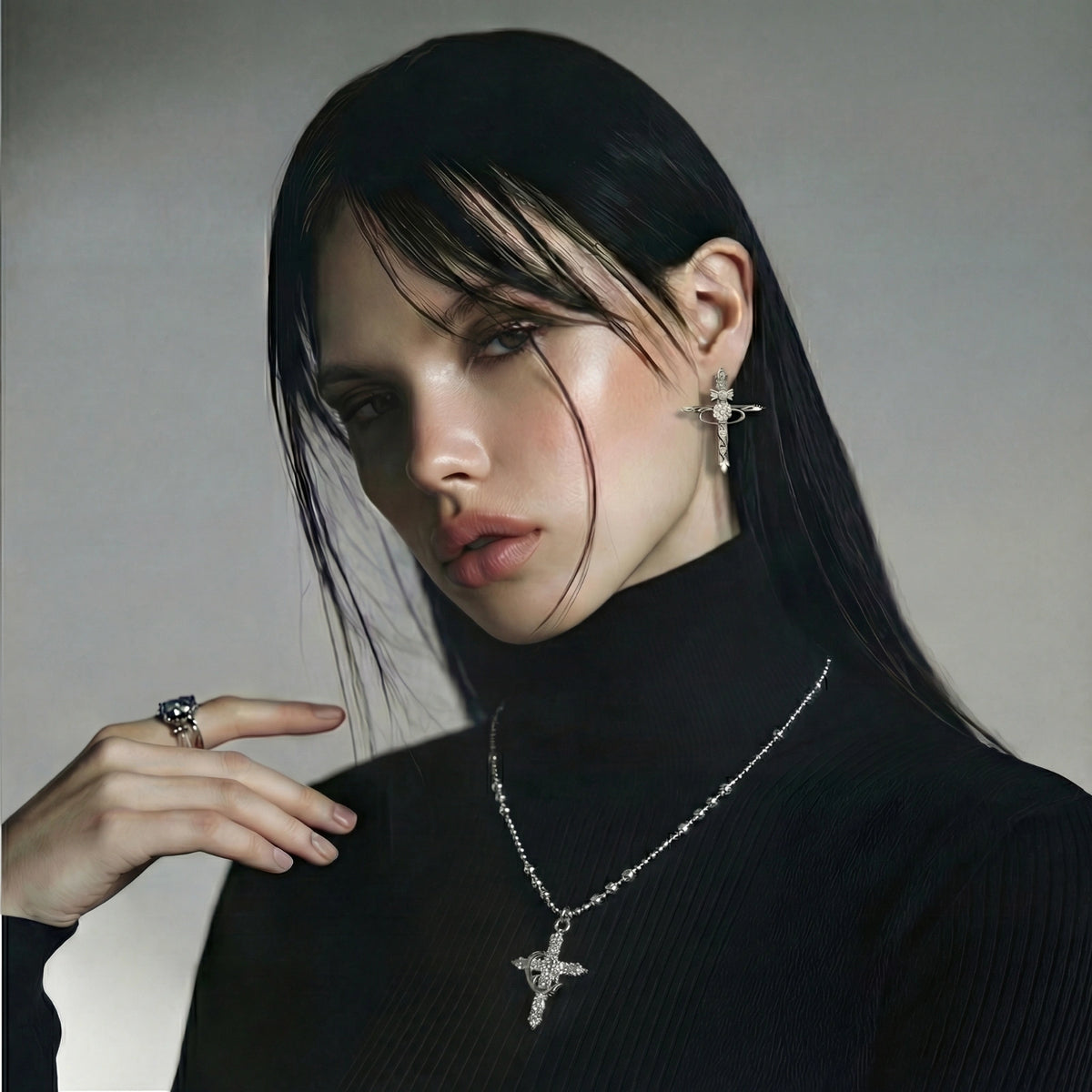 Divina Necklace