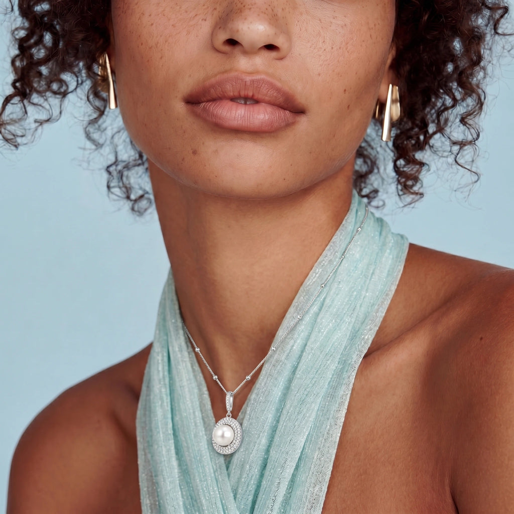 Lumiere Necklace